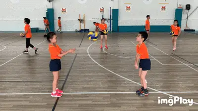 执教英超前25场积分榜：穆帅64分居首，斯洛特60分第二